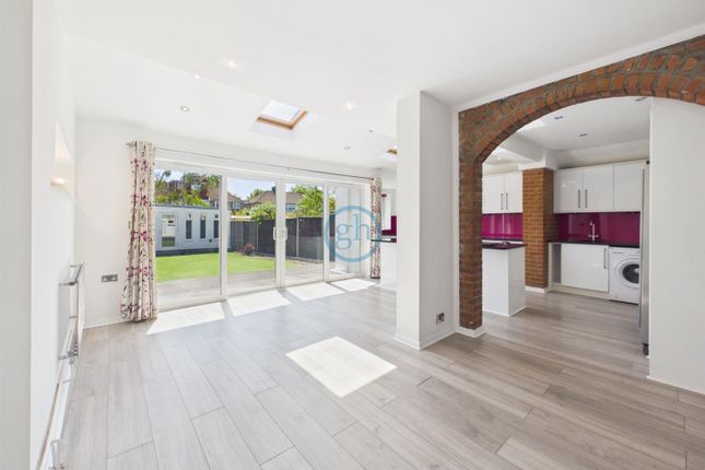 46, Jubilee Drive, Ruislip photo 4