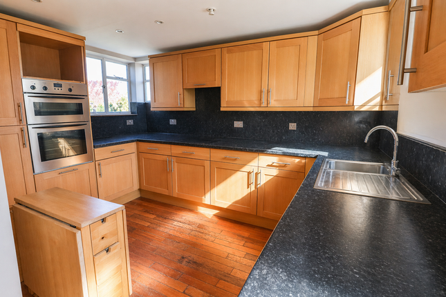 47, Francis Way, Witham photo 3