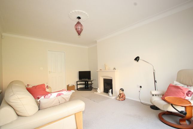 16, Woodhead Drive, Kent photo 2