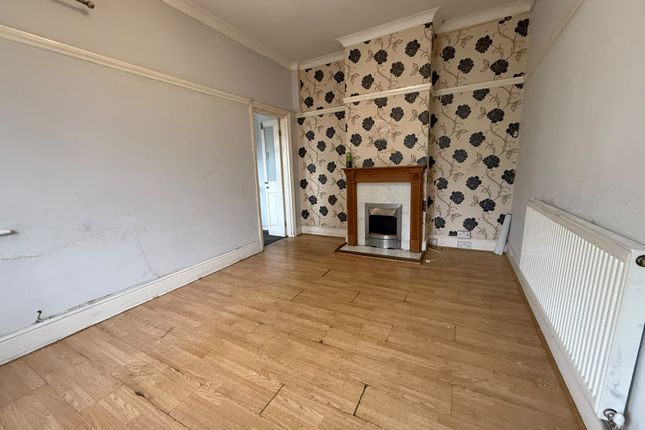 236, Bennetts Castle Lane, Dagenham photo 4