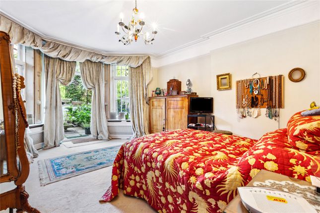 Flat for sale in Sutherland Avenue, London