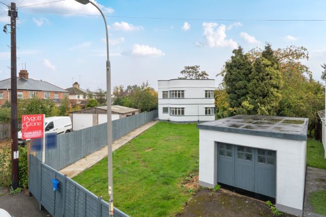 2-bed detached on Neville Avenue, Spalding, £168,000