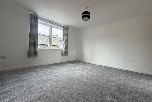 2, Candleriggs Court, Alloa photo 3
