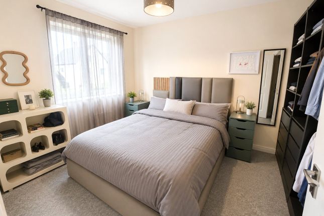 12, Fowler Way, Greater London photo 4