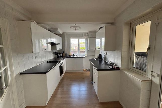 3, Hartsbridge Road, Telford photo 2
