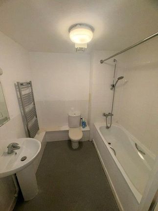 Flat 17, Nayland Court, Romford photo 5