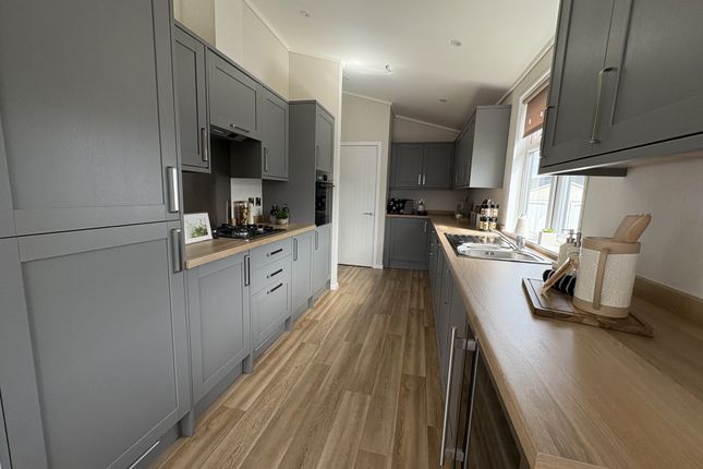 The Majestic, Sandy Bay, Thorney Bay Road, Canvey Island photo 2