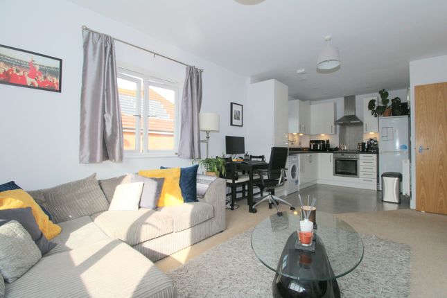 Flat for sale in Sycamore House, Holywell Way, Staines-Upon-Thames