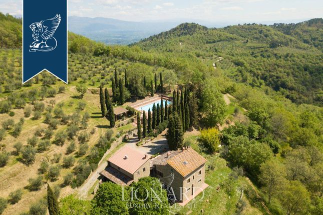 Thumbnail Villa for sale in Montevarchi, Arezzo, Toscana