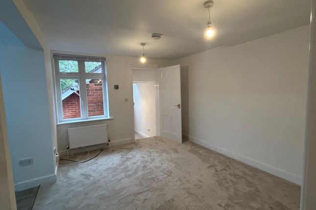 Junction Road, Andover Hampshire photo 4