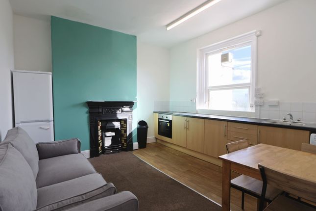 Flat 2, 2 Harcourt Road, Bristol photo 4