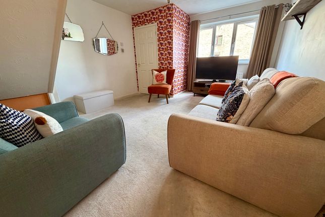 106 Hunters Oak, Hemel Hempstead photo 2