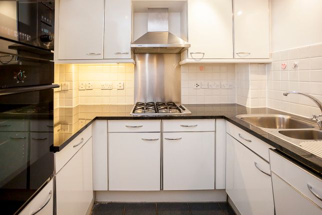 Flat 22 West One House, 48, Wells Street, Fitzrovia photo 4