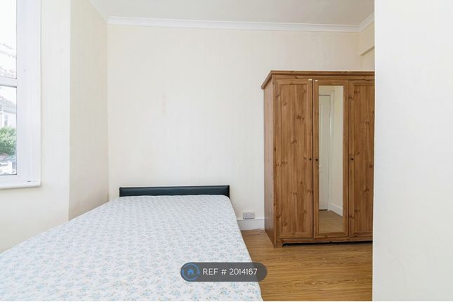 Flat to rent in Seaford Road, London