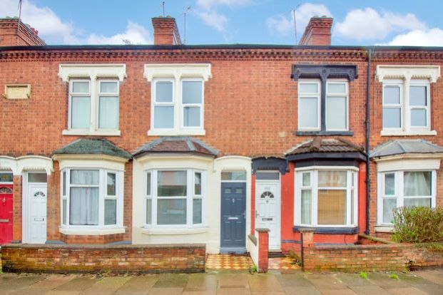 Terraced house to rent in Aylestone Road, Leicester