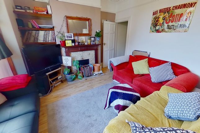 7 Trelawn Terrace, Leeds photo 2