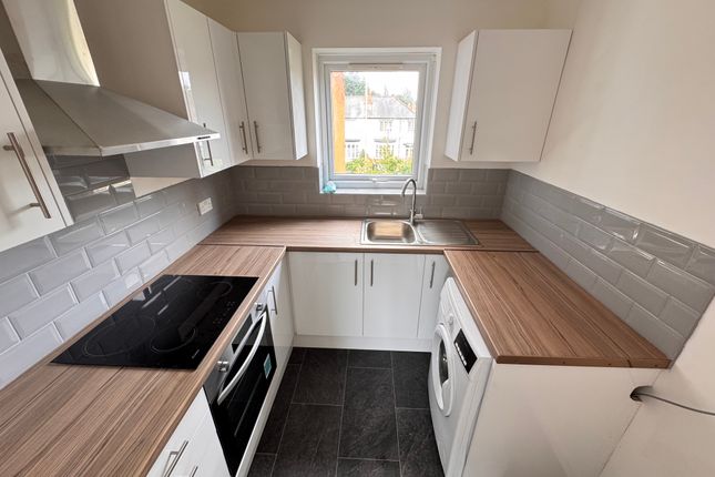 Flat 8, Whitehall Court, Penn, Wolverhampton photo 4