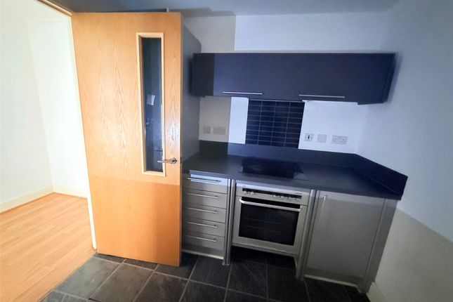 Apartment 505, 10, Townsend Way, West Midlands photo 3