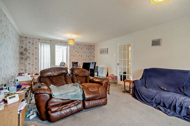 21, Pennine Close, Oadby photo 3