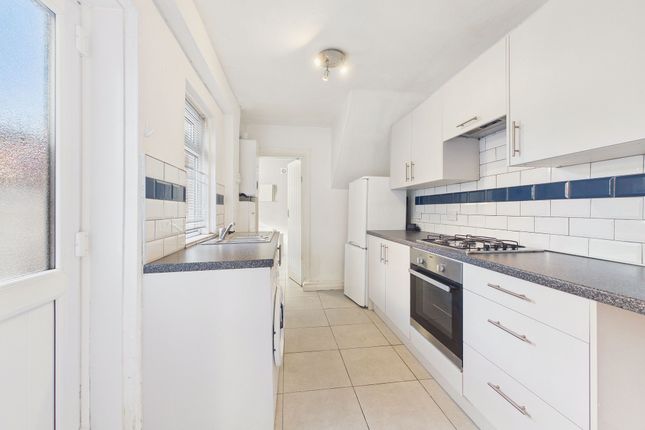 3 Park Terrace, Newcastle Upon Tyne photo 2