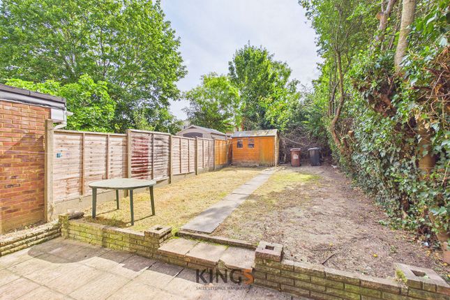29 Chennells, Hatfield photo 4
