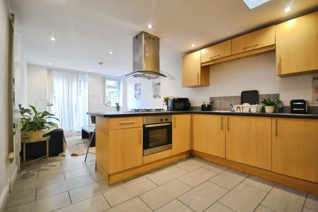 61, Cardigan Road, Reading photo 2