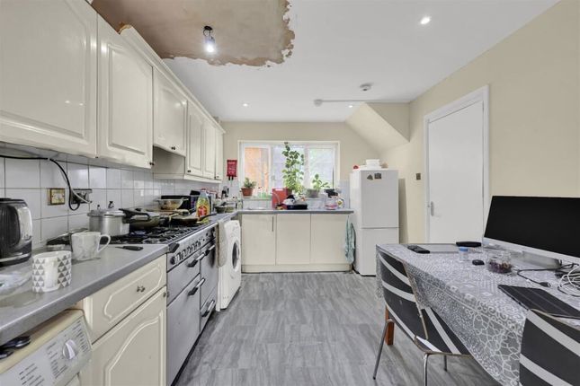 16, Sheerwater Road, London photo 4