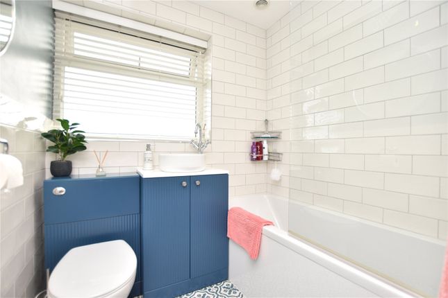 13, Clough Drive, Batley photo 5