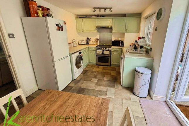 24, Embsay Close, Bolton photo 3