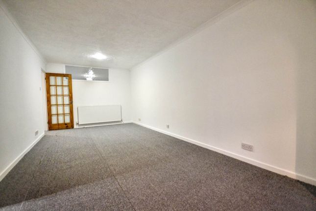 48, Blenheim Drive, Tewkesbury photo 4