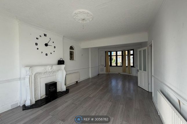 Whalebone Grove, Romford photo 2