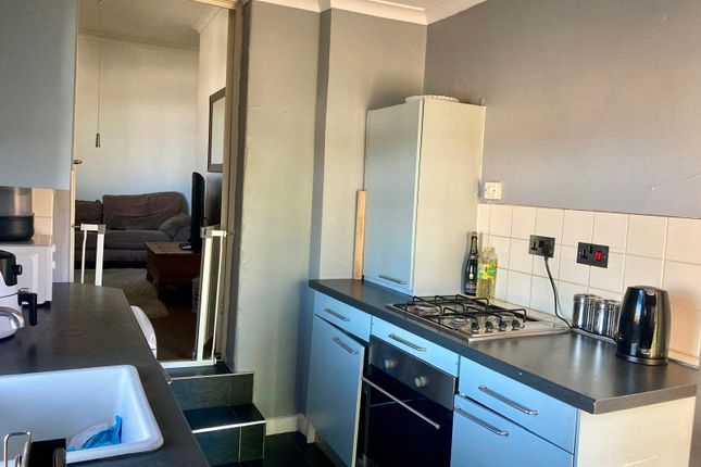 25, Ravensworth Road, Tyne and Wear photo 4