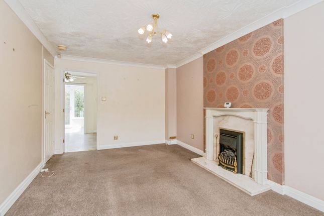 2, Hollins Park, Kippax, Leeds photo 3