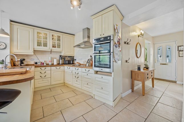 8, Tann Road, Finedon photo 4