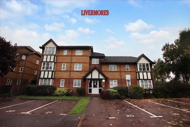 2-bed flat on St. Edmunds Road, Dartford, £175,000