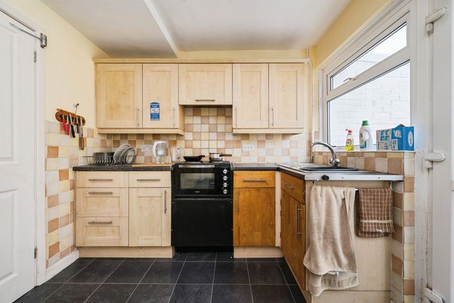 20, Claudeen Close, Southampton photo 4