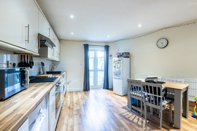 Flat 4 Portview Road, Avonmouth, Bristol photo 4
