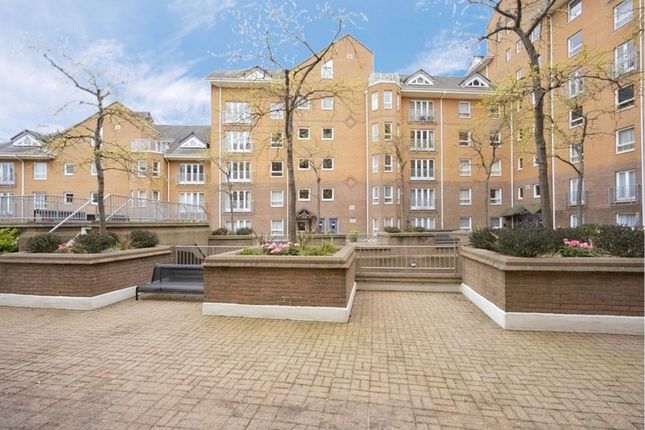 Flat for sale in Homer Drive, London