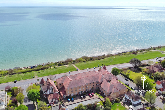Flat 104, Frinton Lodge, The Esplanade, Frinton-on-Sea photo 2
