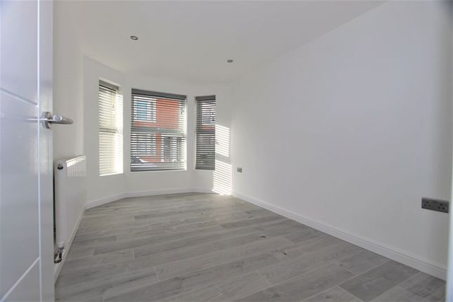 Flat 2, 44 Balmoral Road, Northampton photo 2
