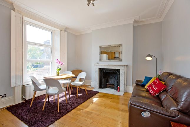 Terraced house to rent in Holloway Road, London