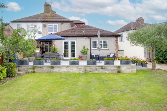 64, Broadlands Avenue, Enfield photo 3