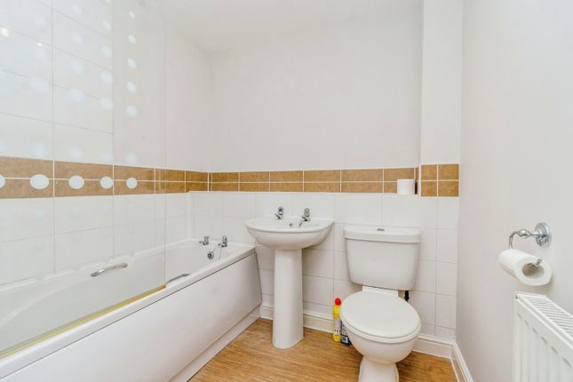 Flat for sale in Clarkes Lane, Willenhall, West Midlands