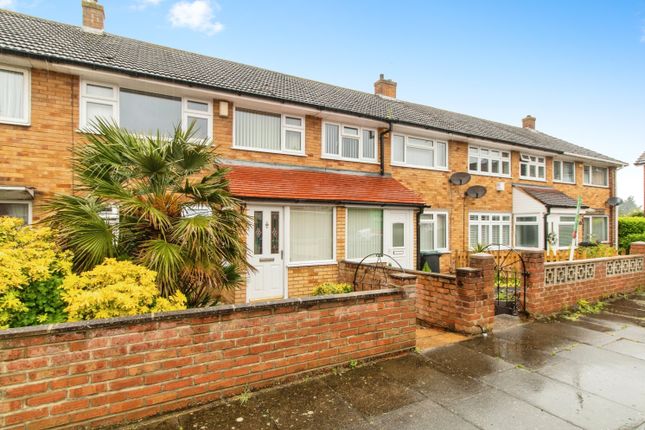 Thumbnail Terraced house for sale in Tower Close, Gravesend