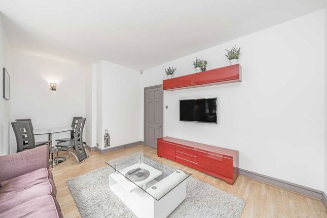 Pembridge Villas, London photo 2