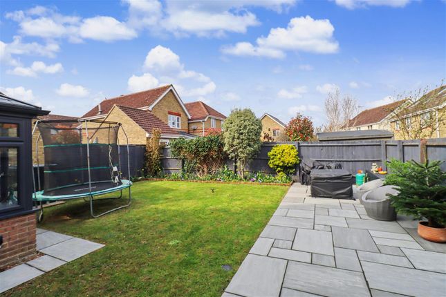 19, Daphne Close, Braintree photo 4