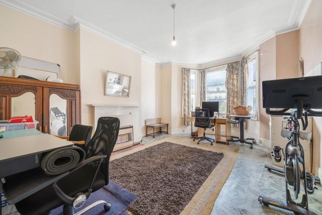 76, Bonham Road, London photo 3