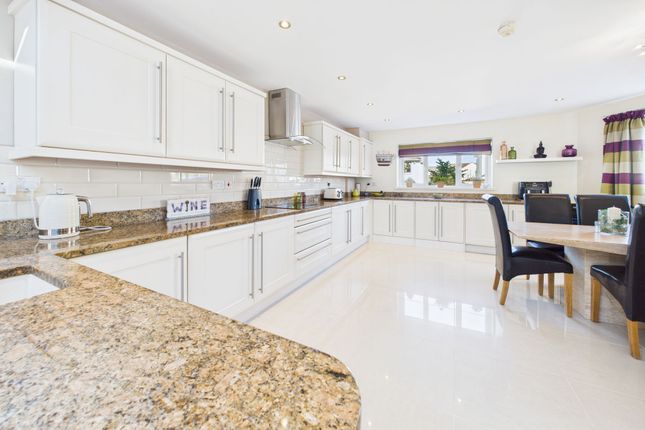 9 Heol Pen Y Scallen, Swansea photo 4