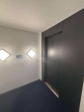 Flat 15 The Q Building , The Grove, London photo 4