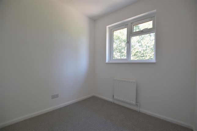 26, Abbots Rise, Redhill photo 4